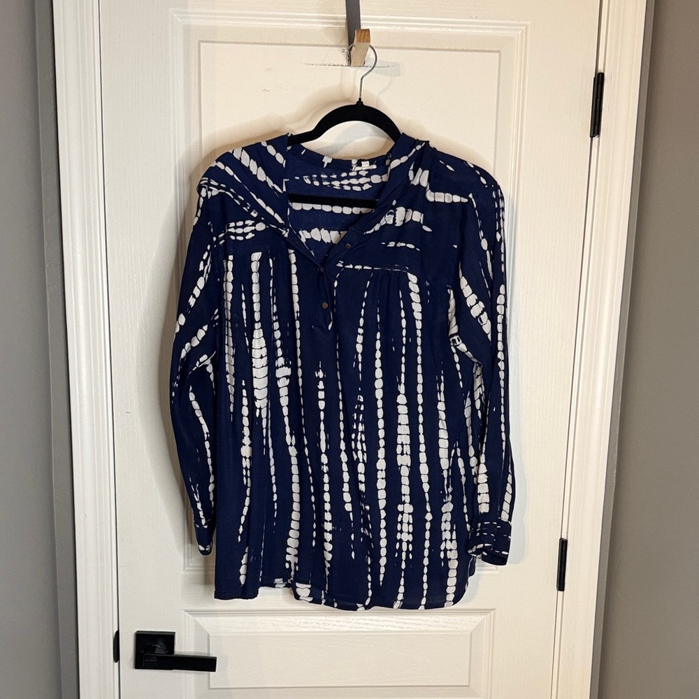 En Creme Tie-Dye Navy and White Blouse